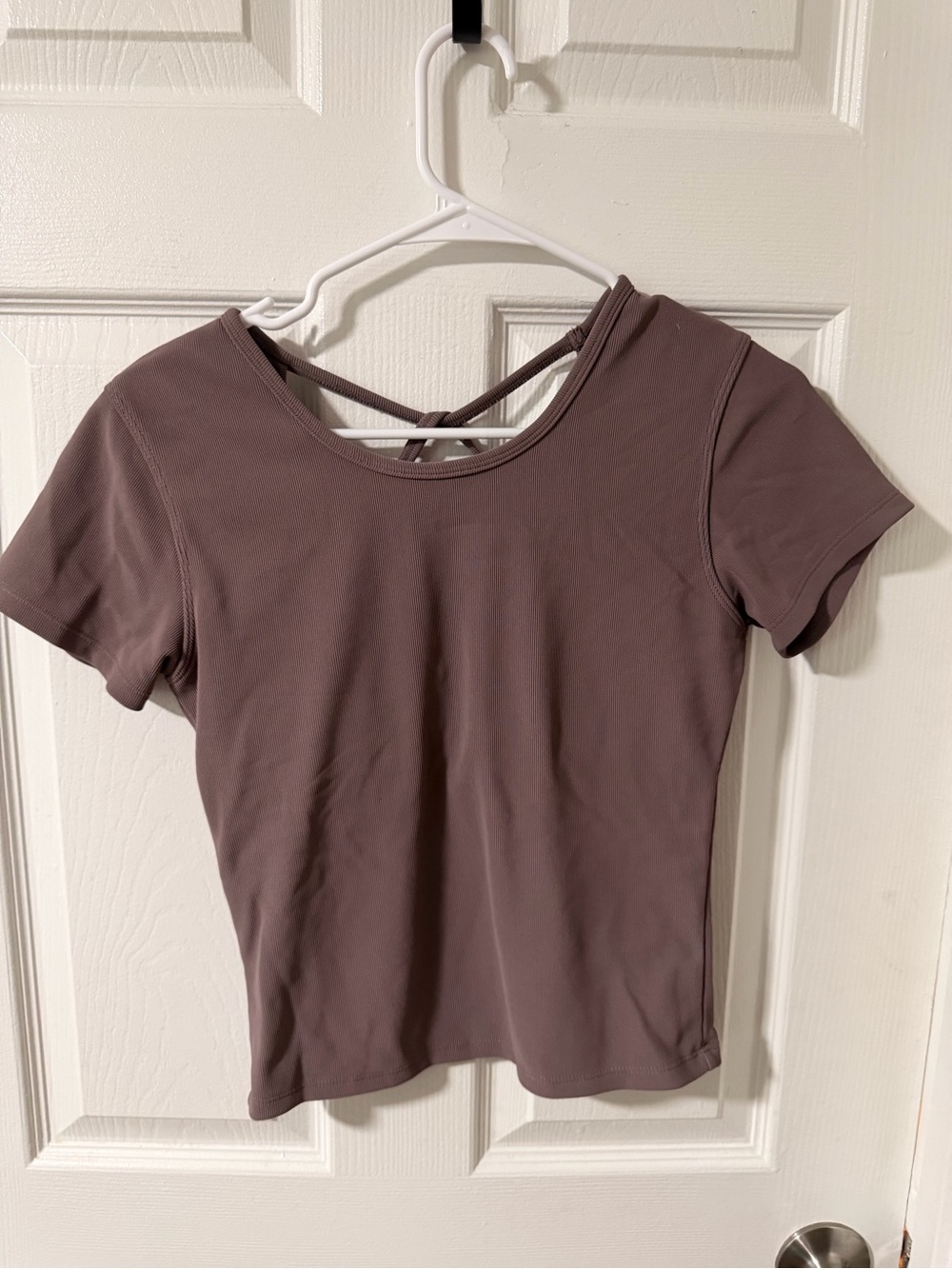 Women’s Short Sleeve Crisscross Back Tee in Mauve